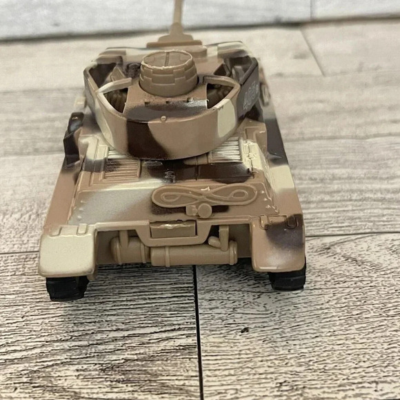 Desert Storm Pullback Power Armored Army Tank Camo #405B Playmaker Toys 4.5" - Picture 4 of 8